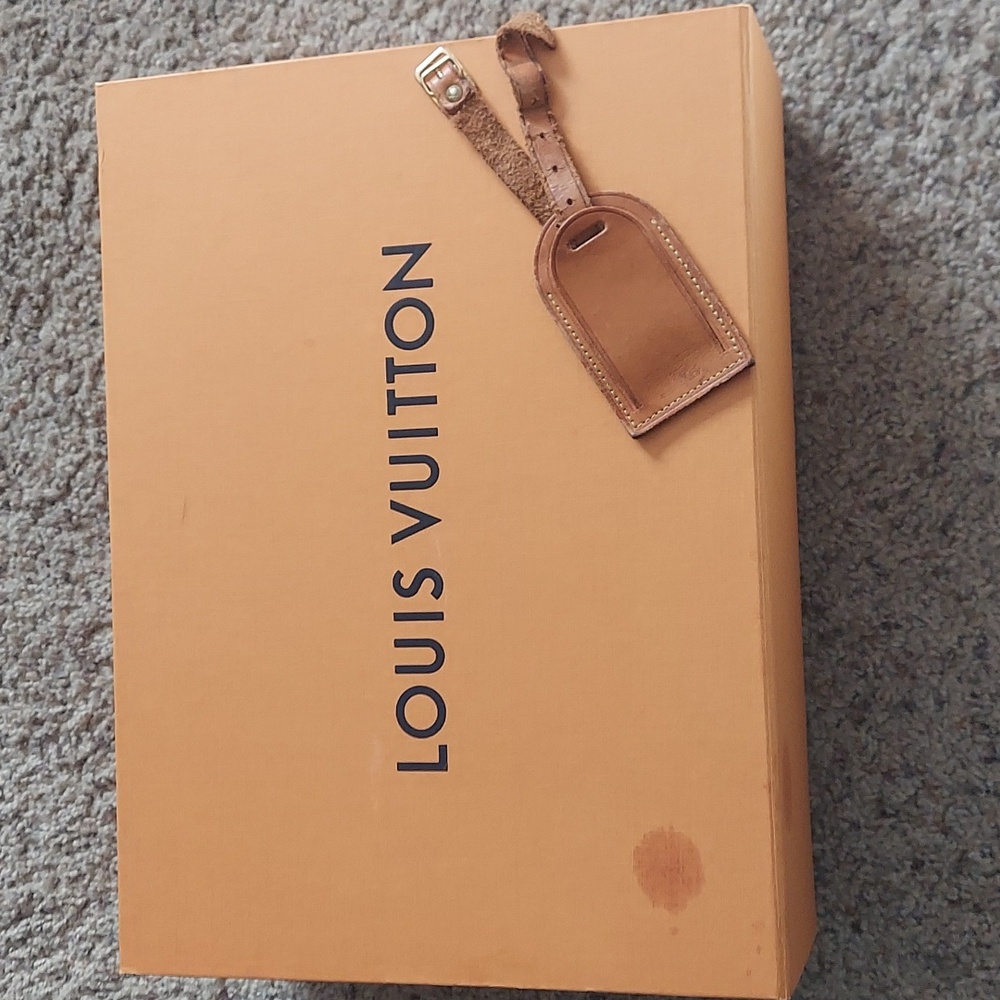 Authentic Louis Vuitton Galleria GM.  Free box and luggage tag with purchase . - Picture 9 of 9